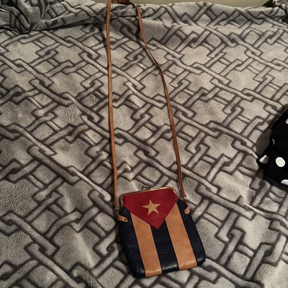 Leather crossbody bag - Picture 4 of 4